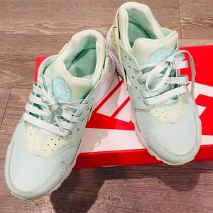 Nike huarache run se